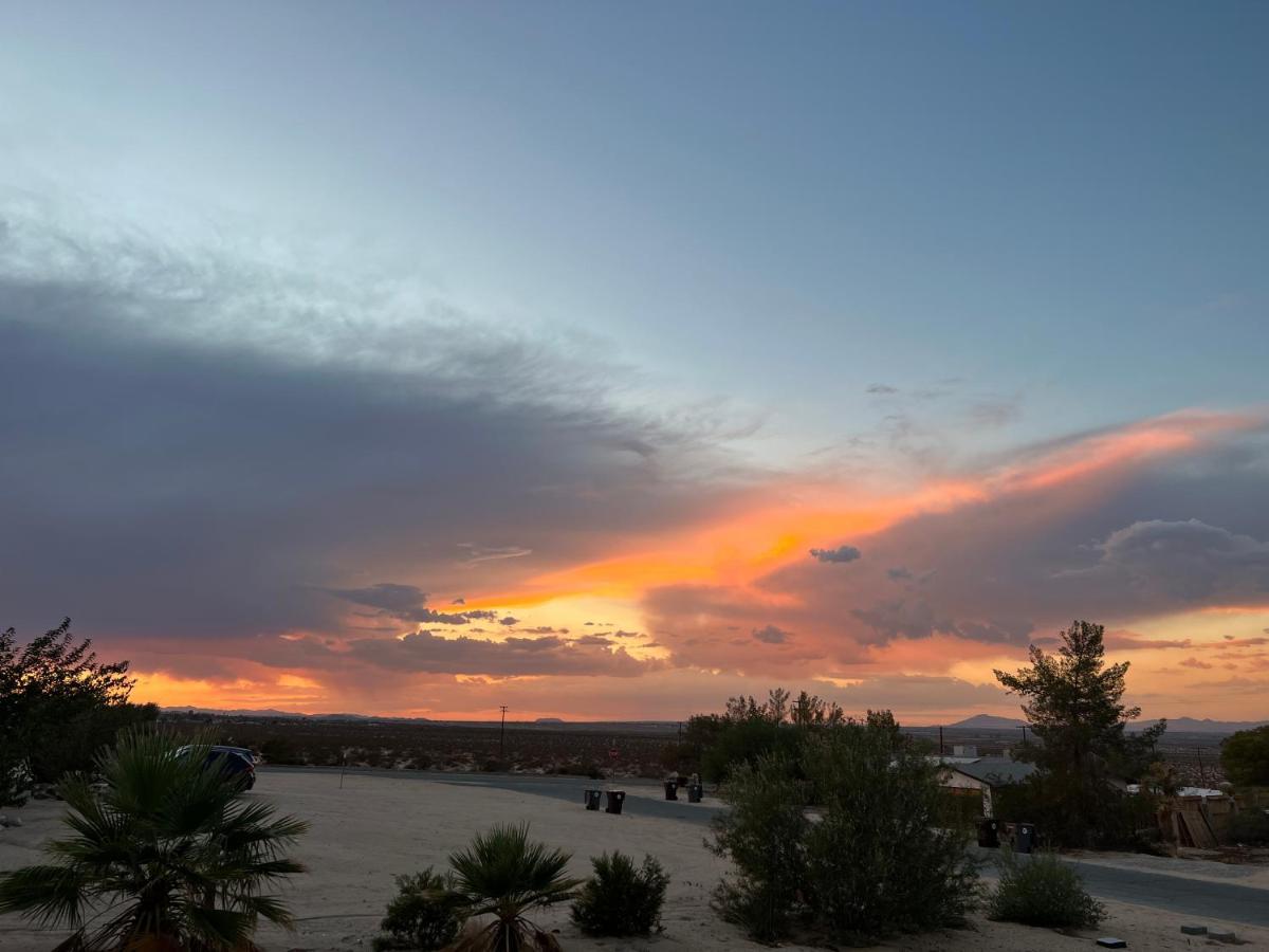トウェンティナイン・パームズ Bodhi House, Joshua Tree National Parkホステル エクステリア 写真