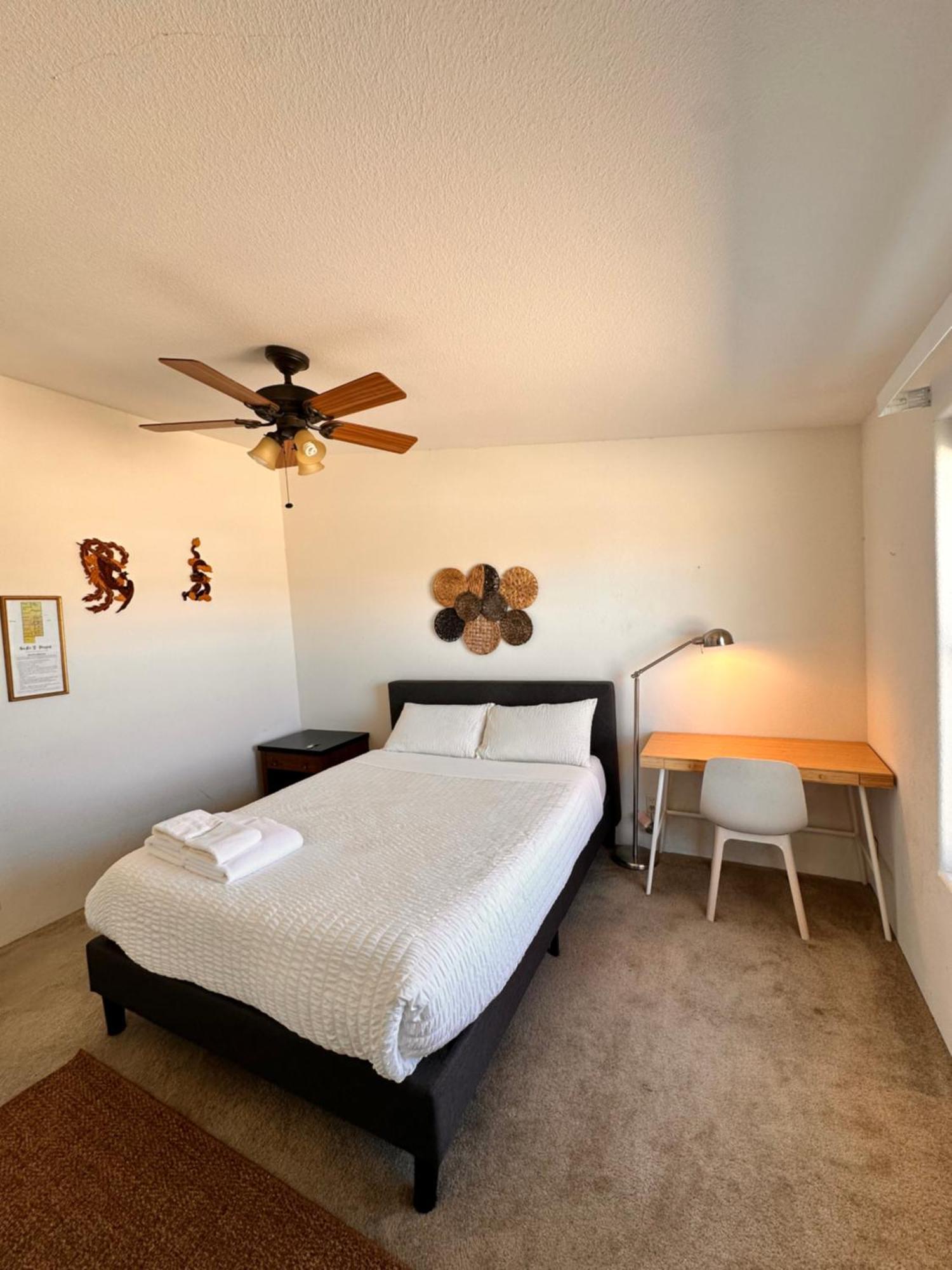 トウェンティナイン・パームズ Bodhi House, Joshua Tree National Parkホステル エクステリア 写真