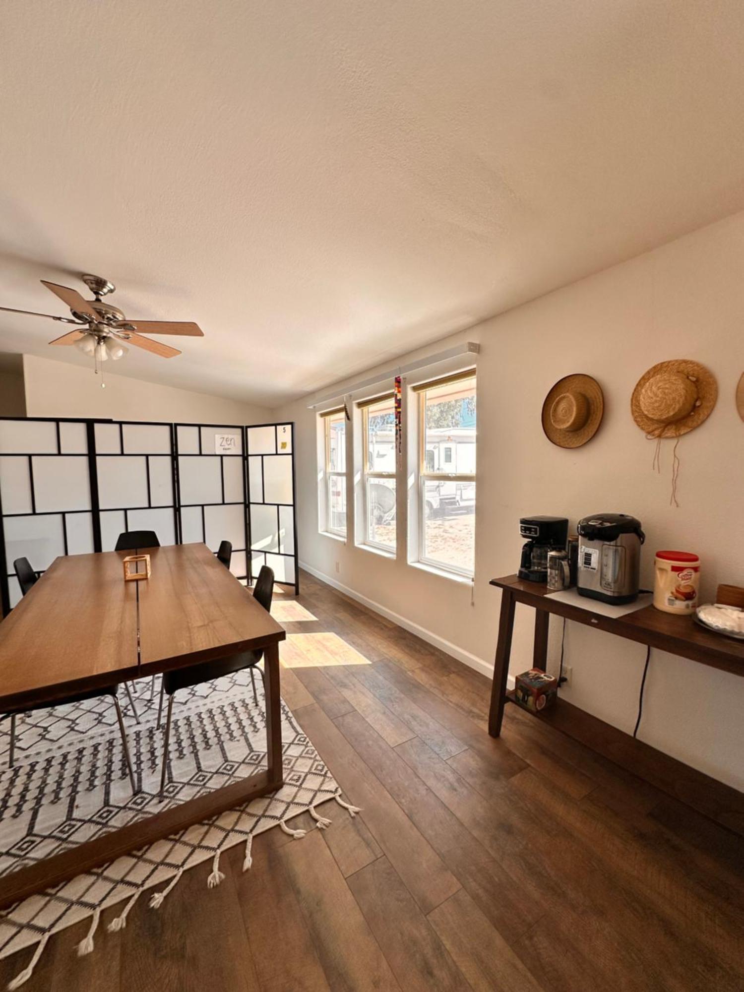 トウェンティナイン・パームズ Bodhi House, Joshua Tree National Parkホステル エクステリア 写真